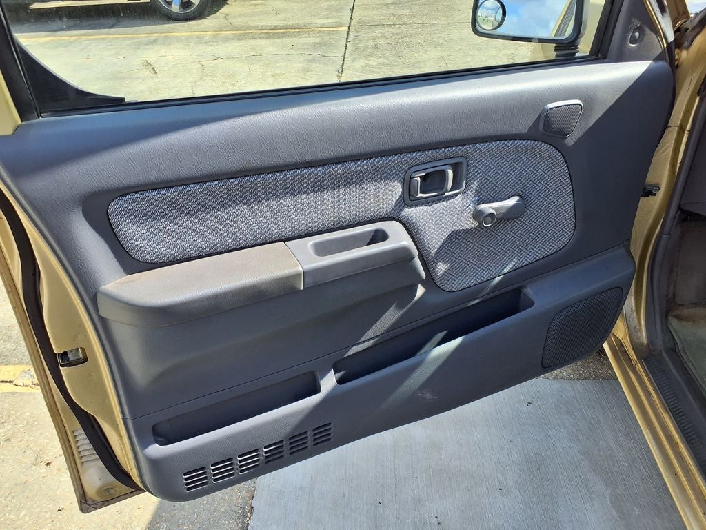 1998 Nissan Frontier XE