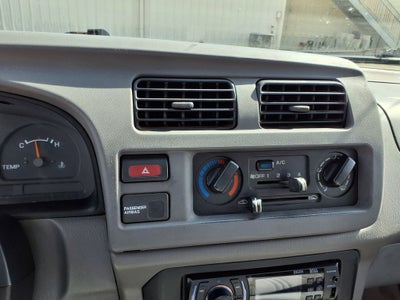 1998 Nissan Frontier XE