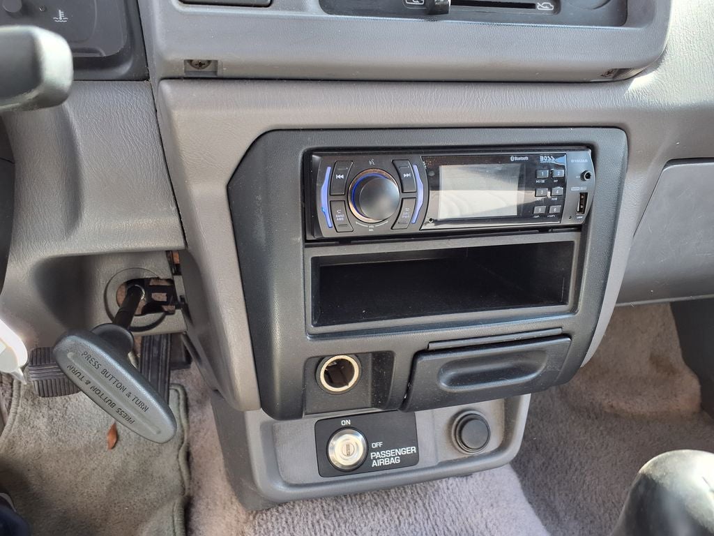 1998 Nissan Frontier XE