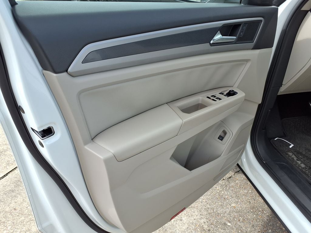 2021 Volkswagen Atlas 3.6L V6 SE w/Technology R-Line