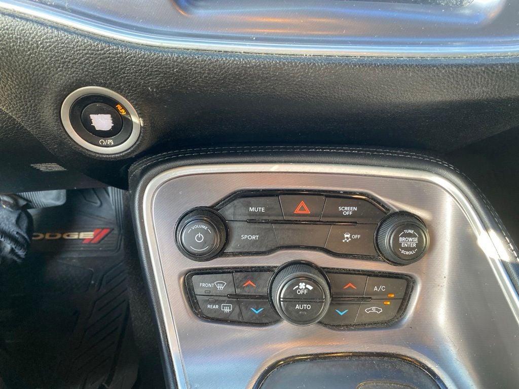 2021 Dodge Challenger SXT