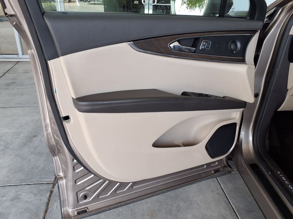 2020 Lincoln Nautilus Reserve