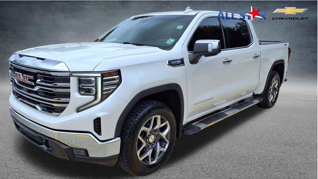 2022 GMC Sierra 4WD Crew Cab Short Box SLT's photo