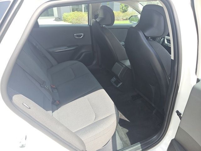 2025 Kia K4 LXS - Photo 18