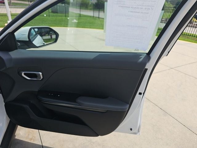 2025 Kia K4 LXS - Photo 19