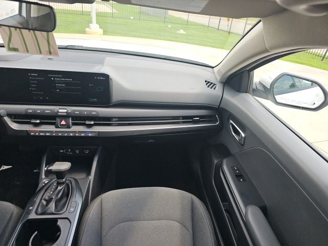 2025 Kia K4 LXS - Photo 23