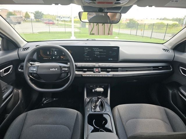 2025 Kia K4 LXS - Photo 24