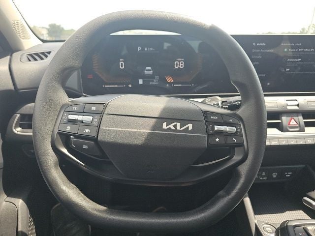 2025 Kia K4 LXS - Photo 27
