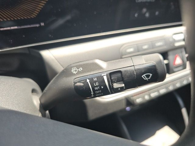2025 Kia K4 LXS - Photo 33