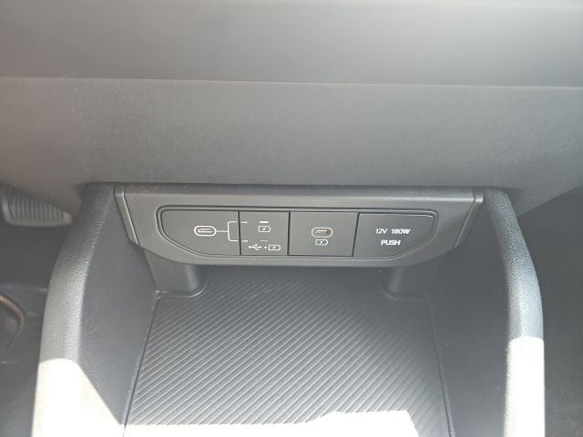2025 Kia K4 LXS - Photo 38