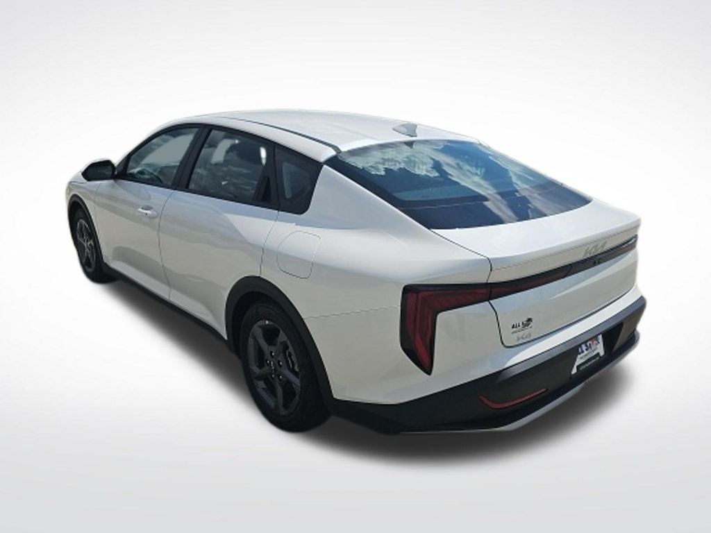 2025 Kia K4 LXS - Photo 6