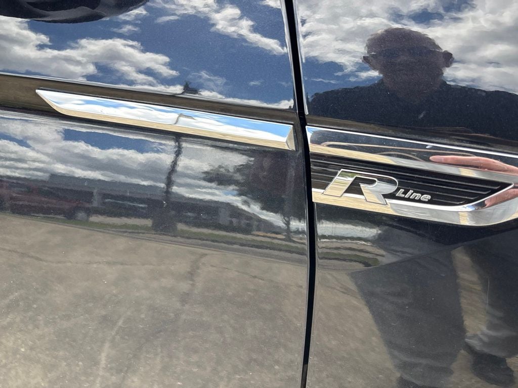 2019 Volkswagen Tiguan 2.0T SEL R-Line