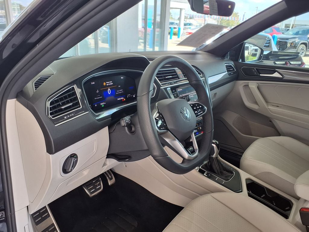2024 Volkswagen Tiguan 2.0T SE R-Line Black