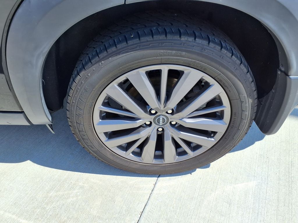 2022 Nissan Pathfinder SL
