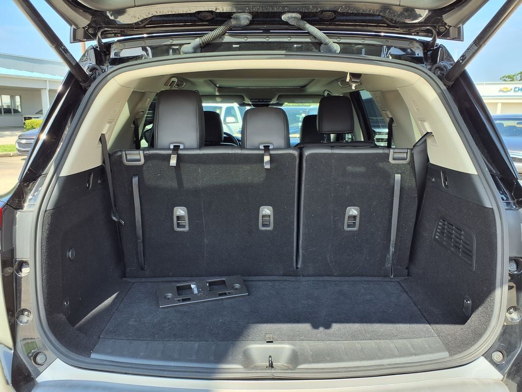 2022 Nissan Pathfinder SL
