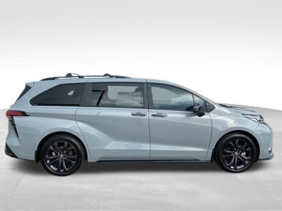 2025 Toyota Sienna XSE 7 Passenger