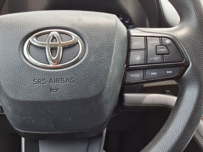 2022 Toyota Sienna LE 8 Passenger