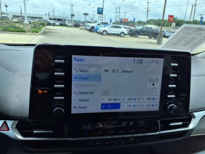 2022 Toyota Sienna LE 8 Passenger