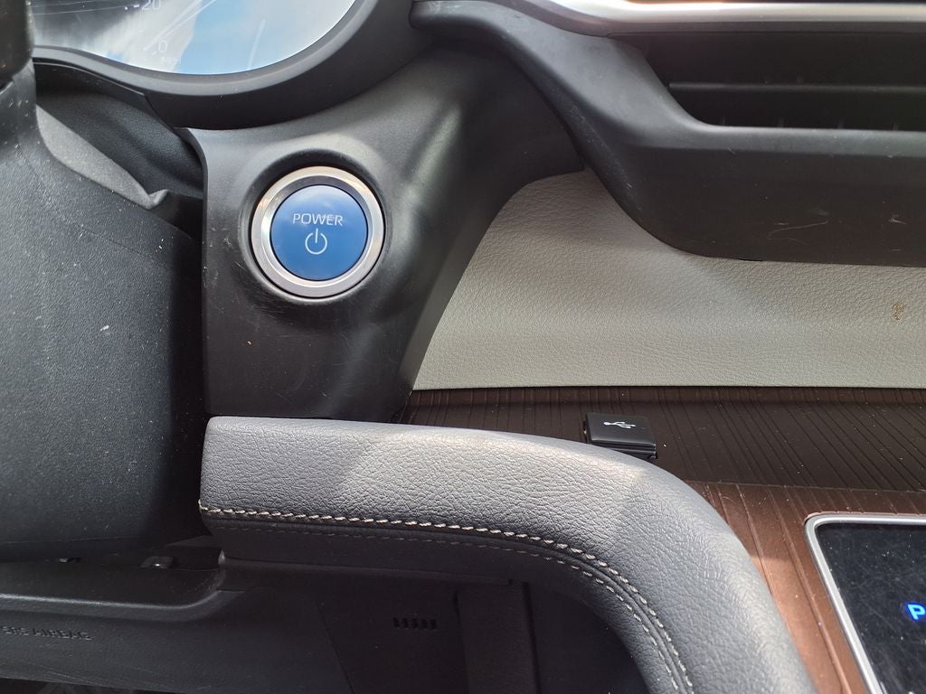 2022 Toyota Sienna LE 8 Passenger