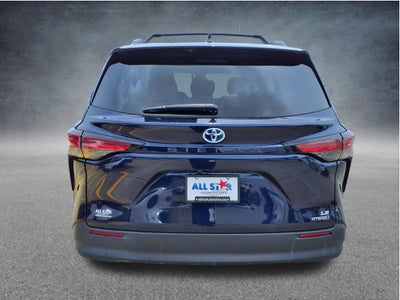 2022 Toyota Sienna LE 8 Passenger