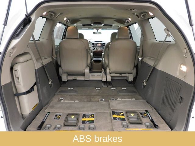 2014 Toyota Sienna XLE 7 Passenger