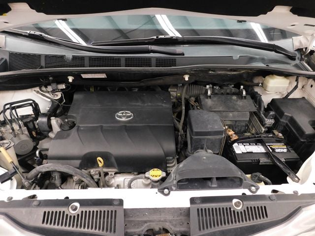 2014 Toyota Sienna XLE 7 Passenger