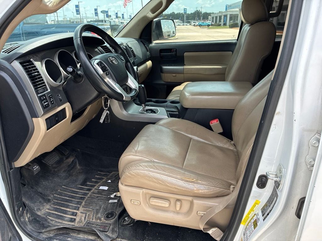 2017 Toyota Sequoia SR5 5.7L