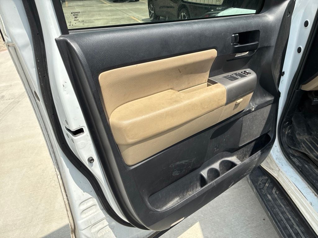 2017 Toyota Sequoia SR5 5.7L