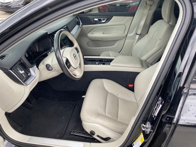 2020 Volvo S60 T5 Momentum