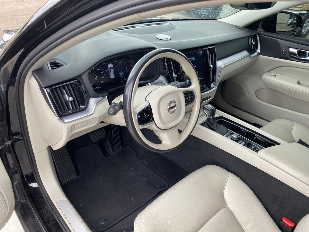 2020 Volvo S60 T5 Momentum