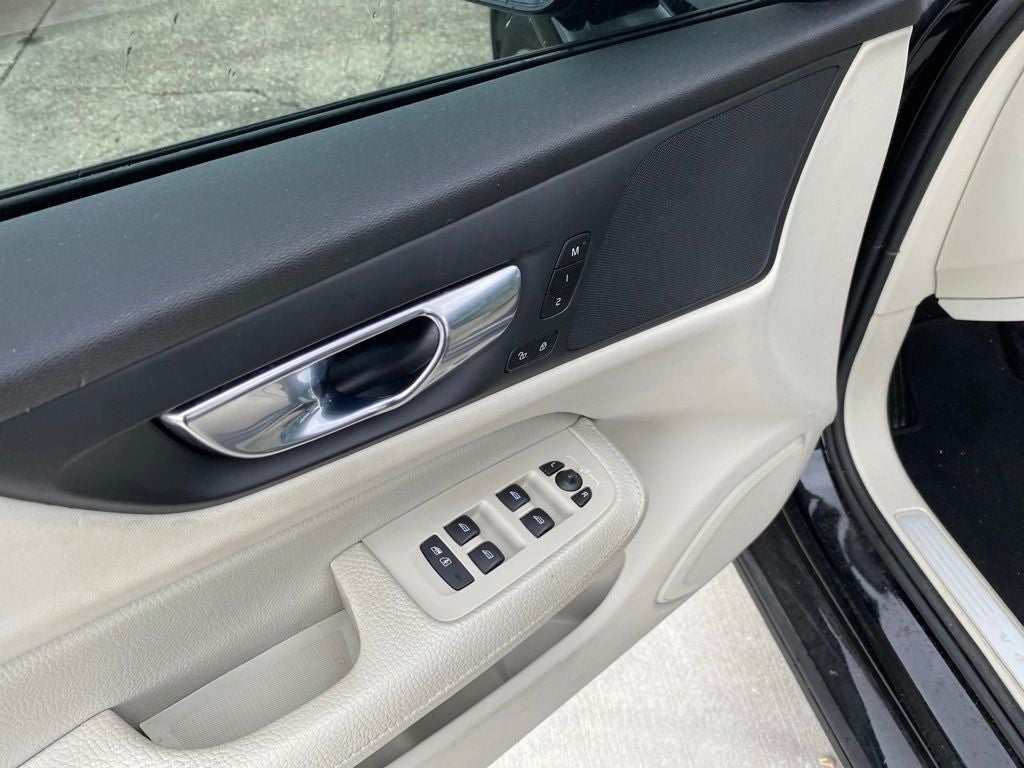 2020 Volvo S60 T5 Momentum
