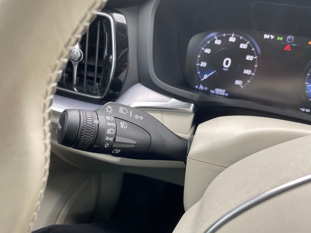 2020 Volvo S60 T5 Momentum