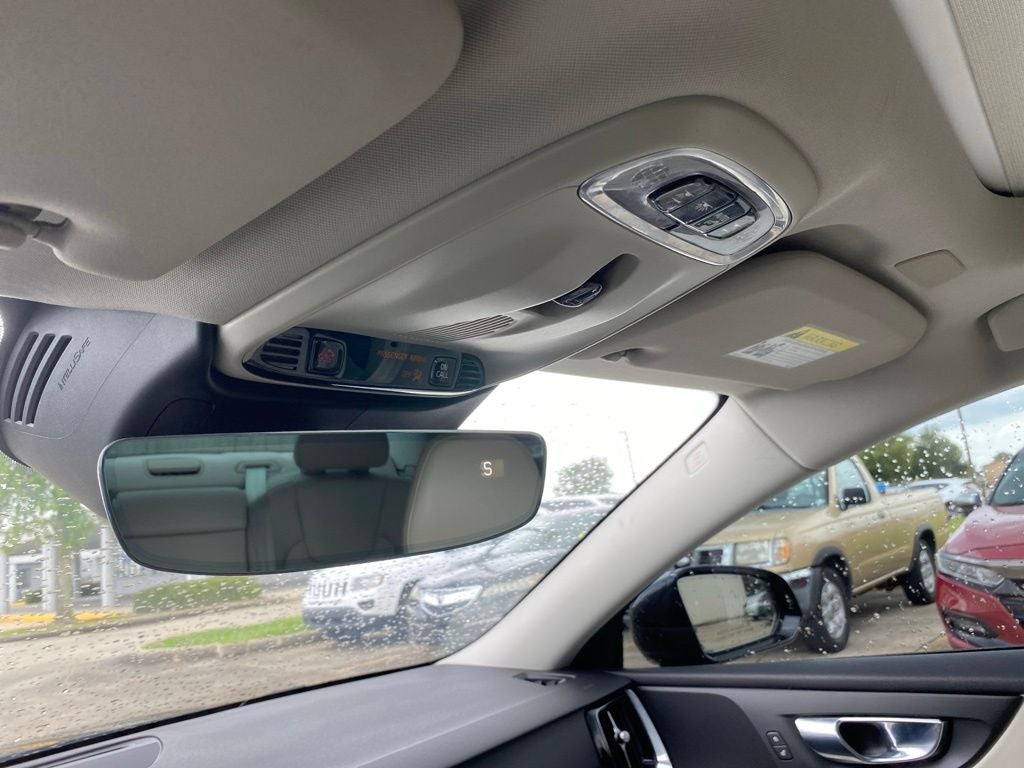 2020 Volvo S60 T5 Momentum