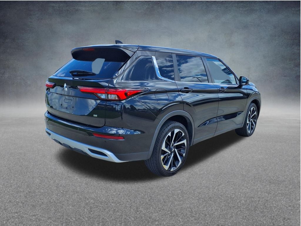 2023 Mitsubishi Outlander SE