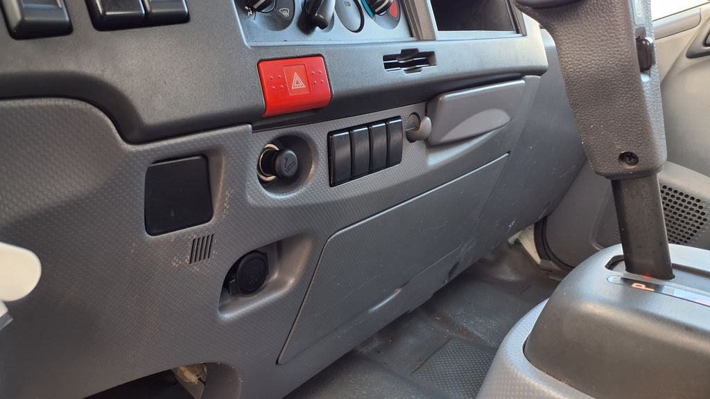 2019 Isuzu NPR 5.2L I4 F