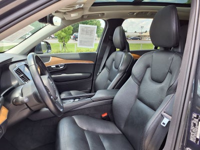 2021 Volvo XC90 T6 Momentum