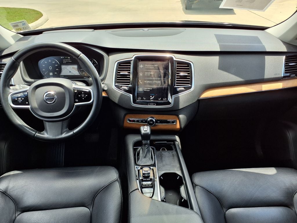 2021 Volvo XC90 T6 Momentum