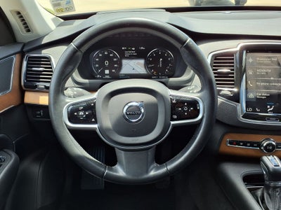 2021 Volvo XC90 T6 Momentum