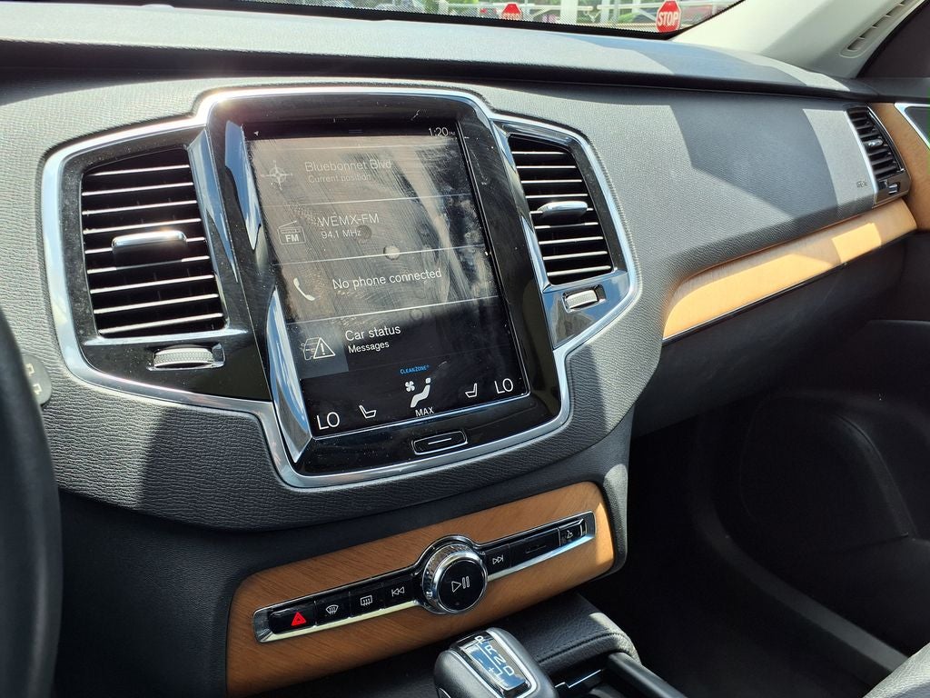 2021 Volvo XC90 T6 Momentum