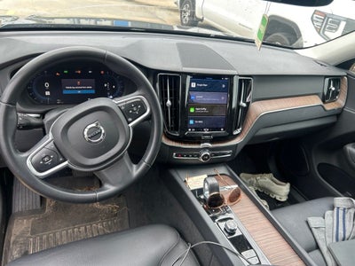 2022 Volvo XC60 B5 Momentum
