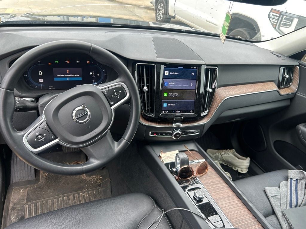 2022 Volvo XC60 B5 Momentum