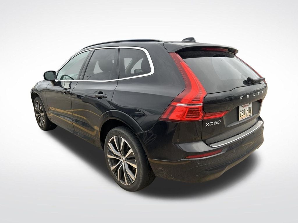 2022 Volvo XC60 B5 Momentum