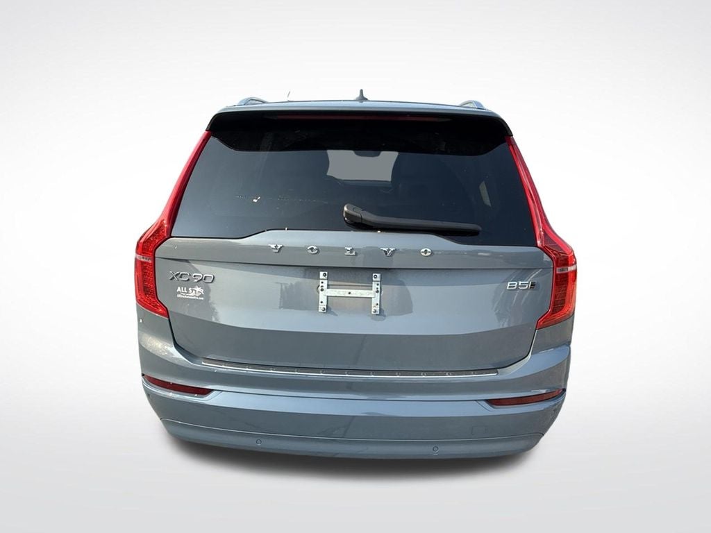 2023 Volvo XC90 B5 Core