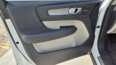 2023 Volvo XC40 Ultimate