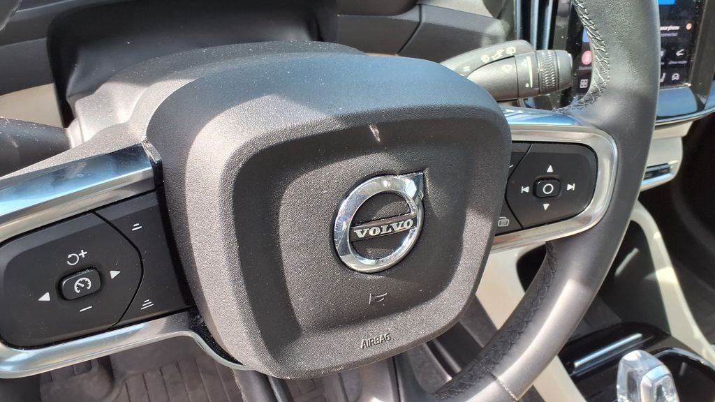 2023 Volvo XC40 Ultimate