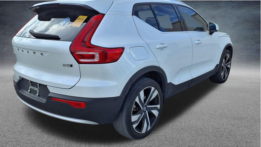 2023 Volvo XC40 Ultimate