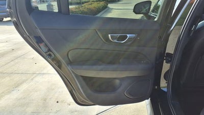 2025 Volvo V60 Cross Country B5 Plus
