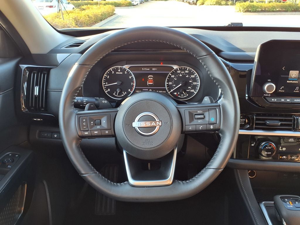2025 Nissan Pathfinder SV