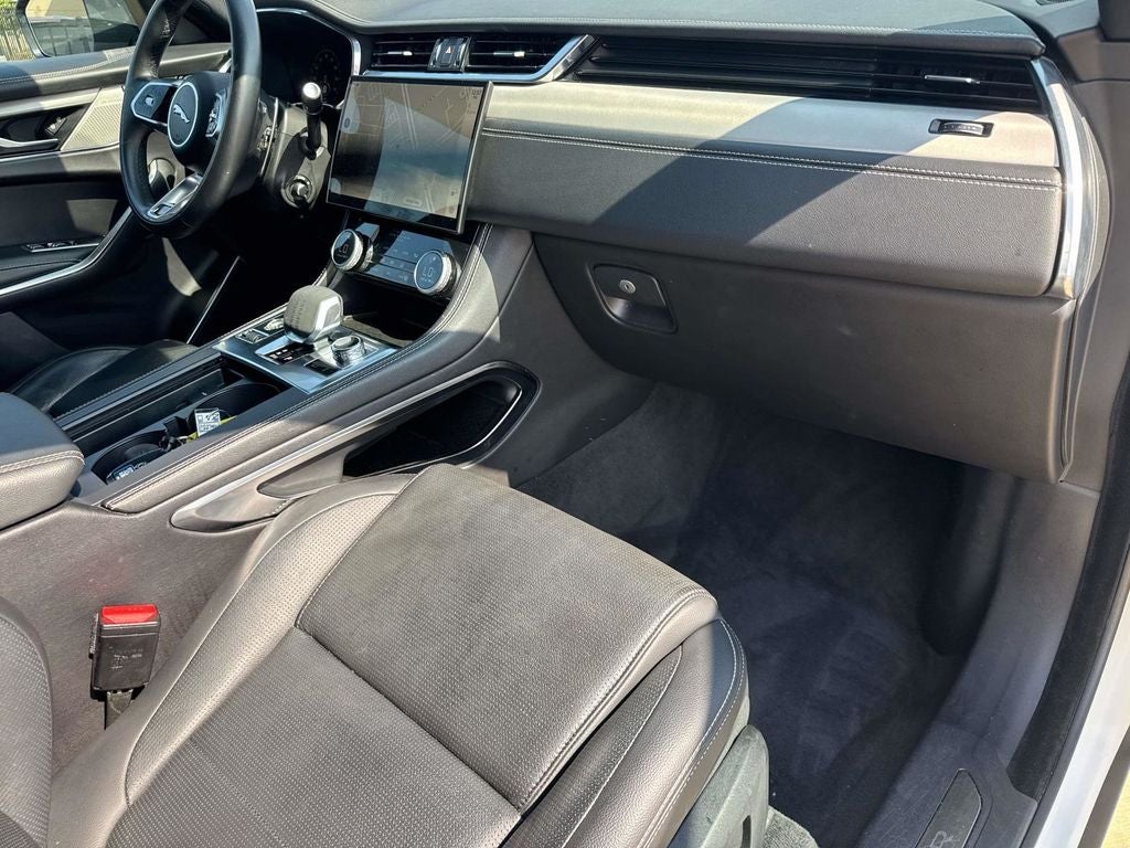 2024 Jaguar F-PACE P250 R-Dynamic S