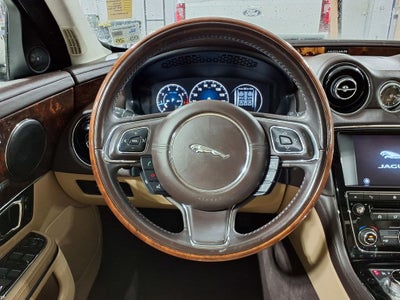 2016 Jaguar XJ R-Sport